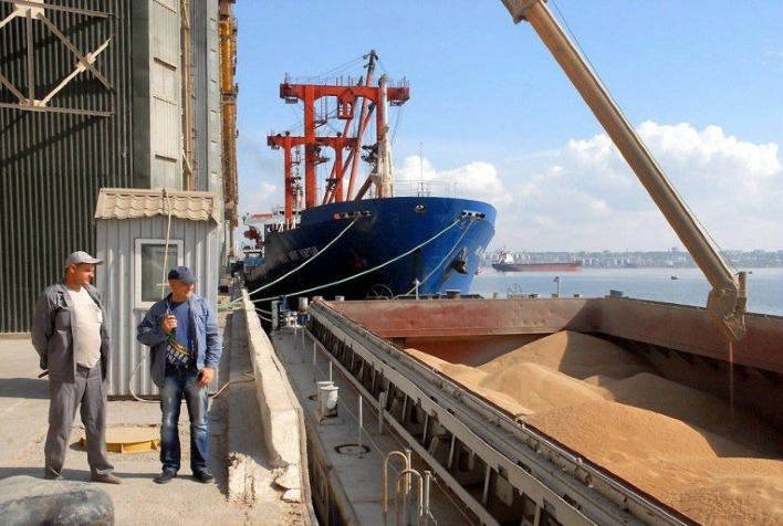 Exportações de grãos da Ucrânia caíram 27% até agora na temporada 2022/23, a 31,8 mi t