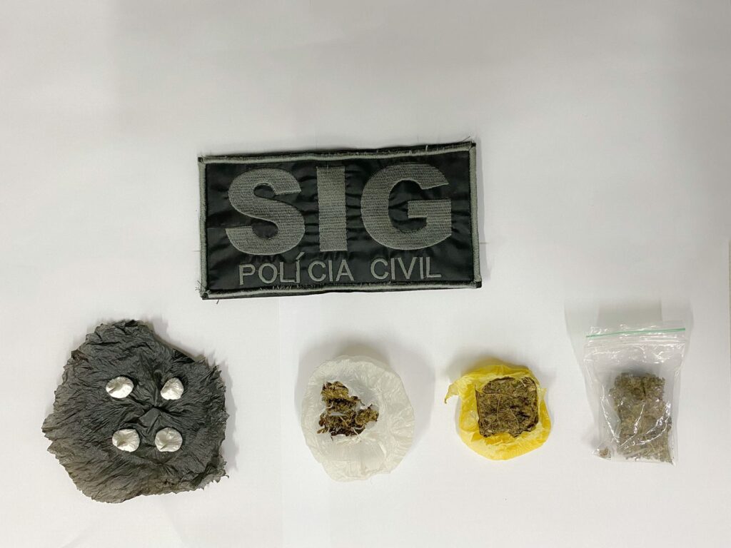 POLÍCIA CIVIL Prende Homem logo após a venda de drogas a um Adolescente