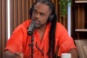 manoel soares participando do podcast quem pode, pod