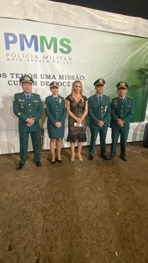 Policiais Militares e Juíza de Coxim juntamente com o Prefeito de Rio Verde recebem medalha Tiradentes da PMMS