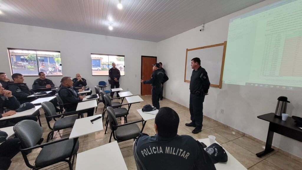 Instrução de alinhamento de Policiamento da Patrulha Rural no CPA-1/PMMS