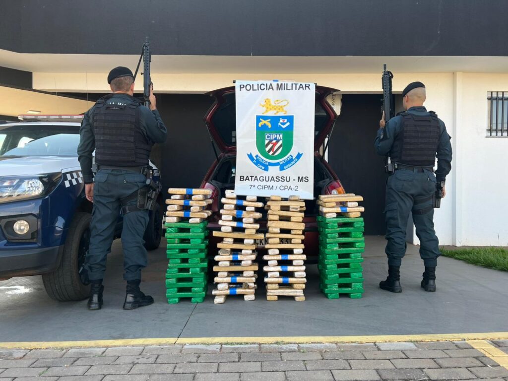 Polícia Militar apreende mais de 170 quilos de maconha e prende casal por tráfico de drogas durante abordagem na região de Bataguassu
