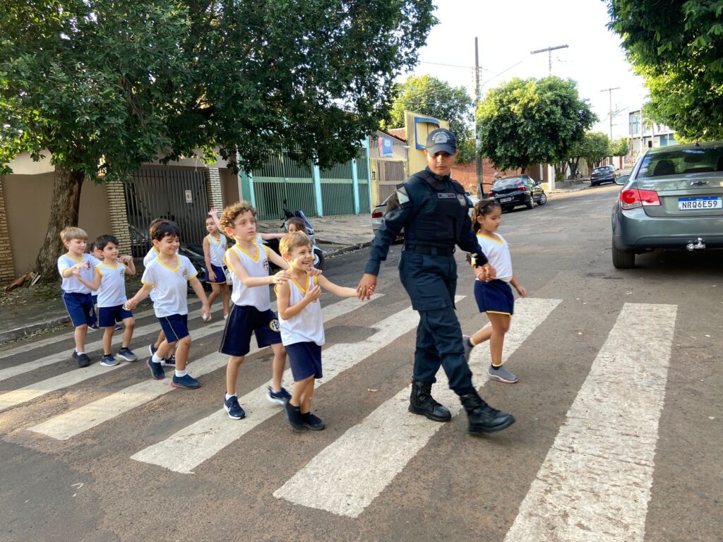 Polícia Militar inicia Proerd-Kids com educação para o trânsito nas escolas particulares de Coxim
