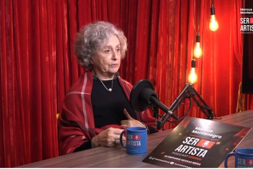 ana lucia torre em podcast