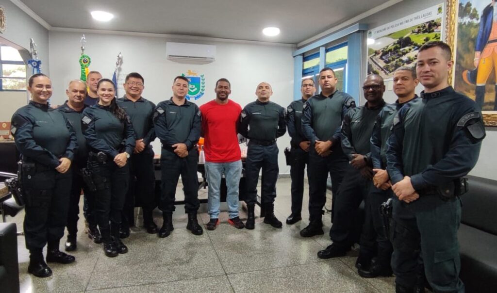 Policiais Militares do 2º BPM se despedem do Cabo PM Eduardo Paiva