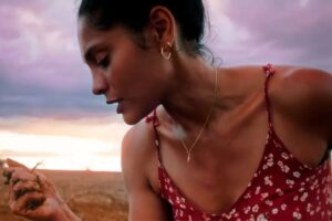 aline (barbara reis) plantando em terra e paixão