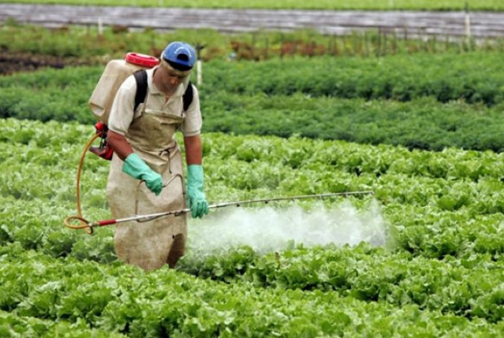 Produção e venda de químicos caem ao nível mais baixo