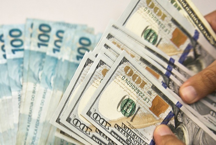 StoneX: câmbio em 2024 tem equilíbrio de fatores altistas e baixistas, aumentando incertezas do cenário