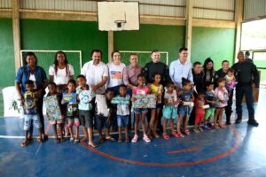 PMMS e Governo do Estado realizam entrega de brinquedos na comunidade Quilombola Furnas do Dionísio