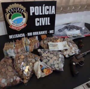 Polícia Civil deflagra operação contra o tráfico de drogas e prende quatro pessoas em Rio Brilhante