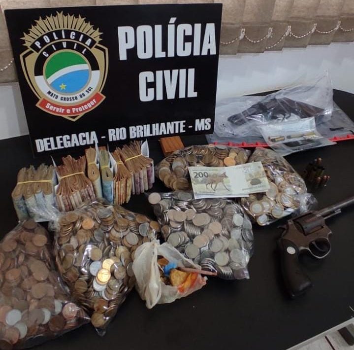 Polícia Civil deflagra operação contra o tráfico de drogas e prende quatro pessoas em Rio Brilhante