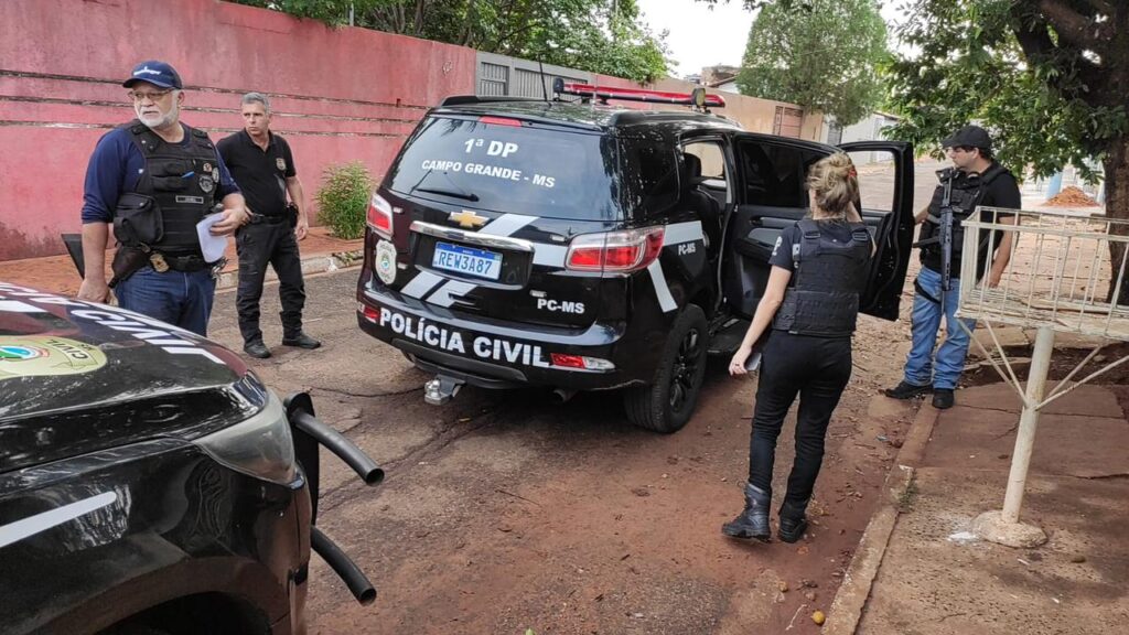 Polícia Civil deflagra operação em pontos de venda de objetos furtados e prende três por receptação e tráfico em Campo Grande