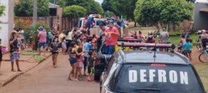 Polícia Civil entrega brinquedos para crianças de bairros carentes em Dourados
