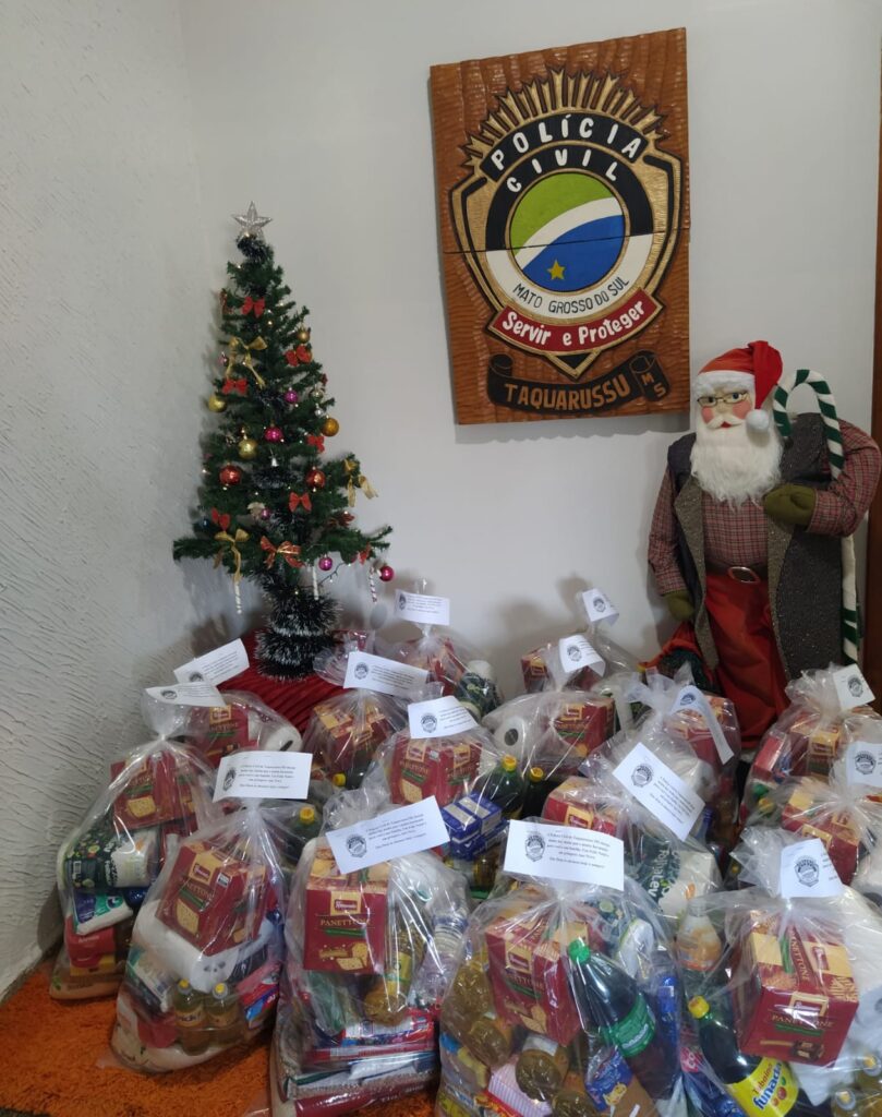 Polícia Civil entrega cestas de Natal em Taquarussu
