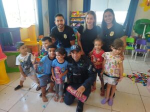 Polícia Civil participa da arrecadação e distribuição de brinquedos na Ação de Natal solidária em Rio Negro