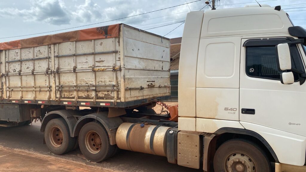 Polícia Civil recupera carreta roubada em Ivinhema