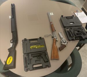 Polícia Civil apreende seis armas de fogo em Dourados, durante investigação de crimes praticados no âmbito da violência doméstica e familiar