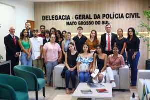 Acadêmicos de Direito visitam Delegacia-Geral da Polícia Civil