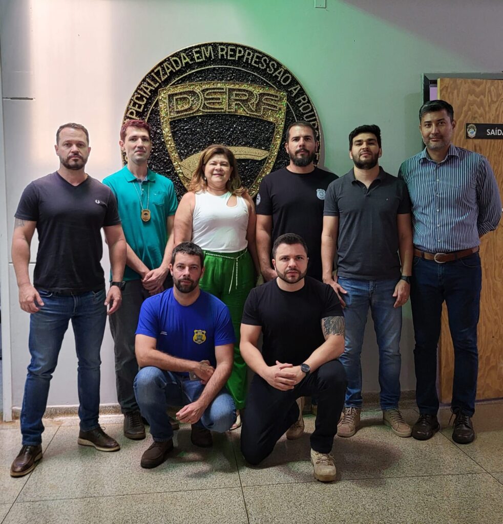 DERF recebe visita de Peritos Criminais para aprimoramento de técnicas de investigação