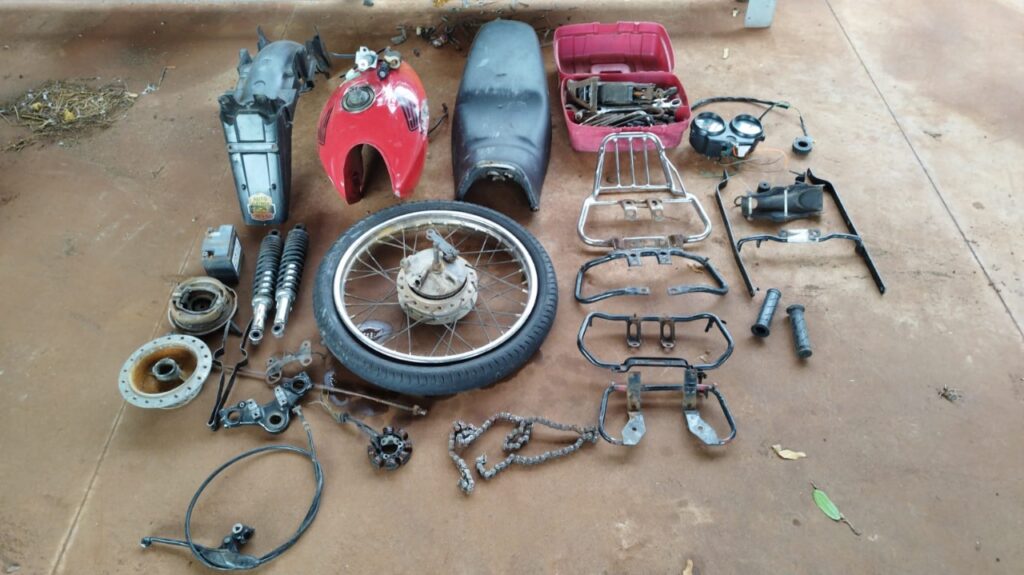 Polícia Civil prende em flagrante indivíduo por adulteração de sinais identificadores de veículo e localiza motocicleta desmanchada em sua residência em Campo Grande